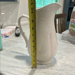 Southern Living At Home Gallery Collection ceramic pitcher. Perfect condition!
